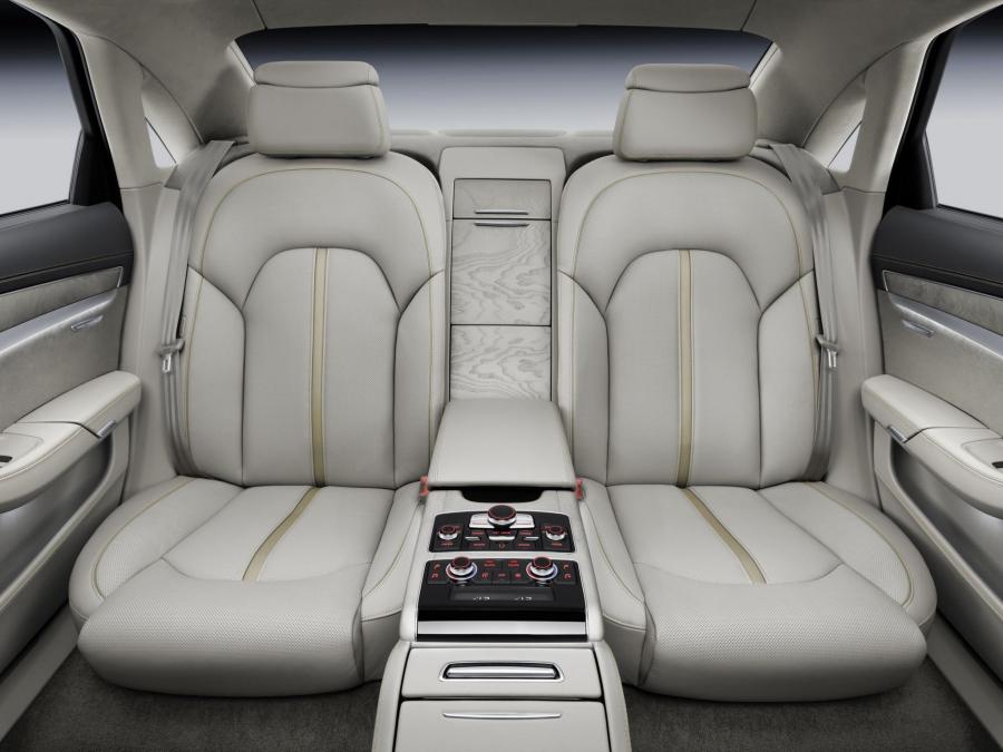 Интерьер Audi A8L W12 Quattro (D4) 2013 года  (WW) (фото 5 из 24)